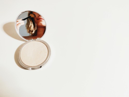 cosmetic compact powder with mirror